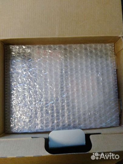 Зеркальный фотоаппарат canon 100 D новый