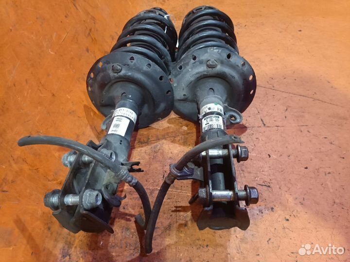 Амортизатор передний Honda Freed GB3