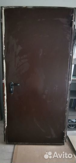 Дверь входная металлическая