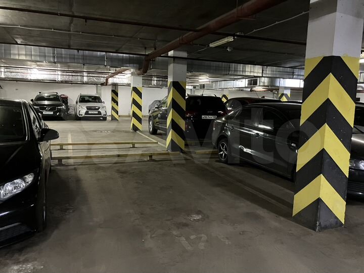 Машиноместо, 14 м²