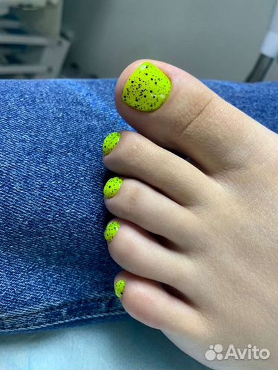 Маникюр педикюр