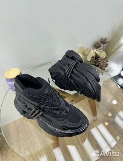 Кроссовки женские balmain