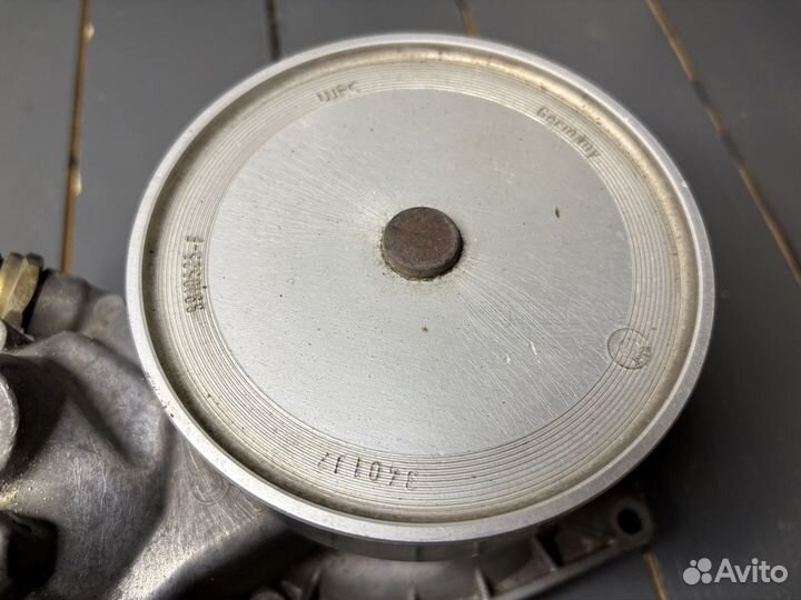 Помпа с термостатом N63 4.4 BMW F01 F02 F10 F07 X6