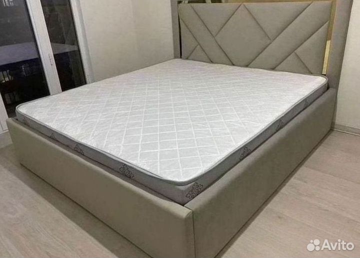 Кровать двуспальная