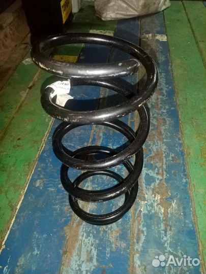 Пружина передняя, на Nissan tiida