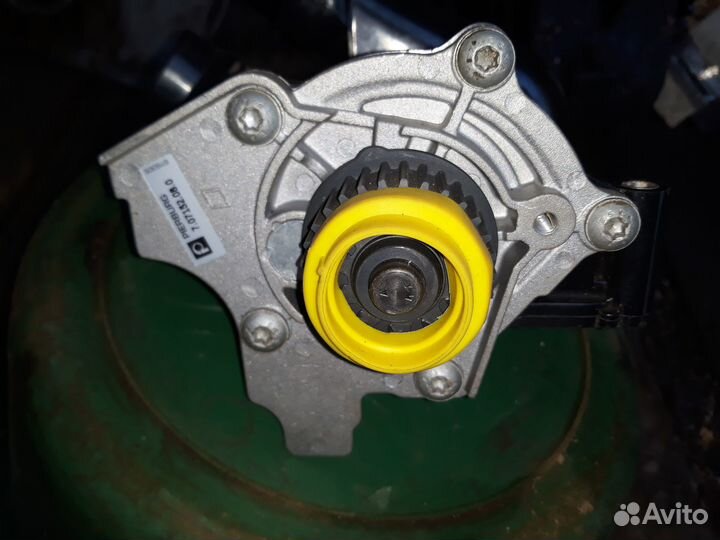 Помпа VAG новая с корпусом и термостатом