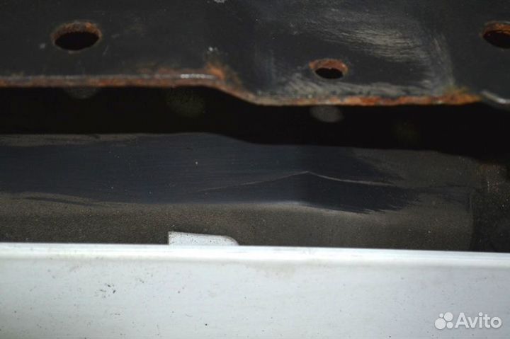 Боковое отделение для хранения снаружи кабины, пра