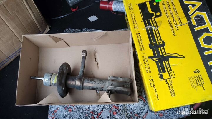 Стойка амортизатора на priora левая. Астон