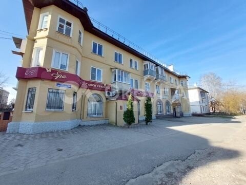 2-к. квартира, 46 м², 3/3 эт.