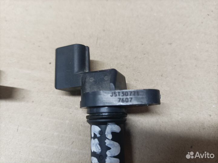 Датчик положения распредвала Mitsubishi J5T30771