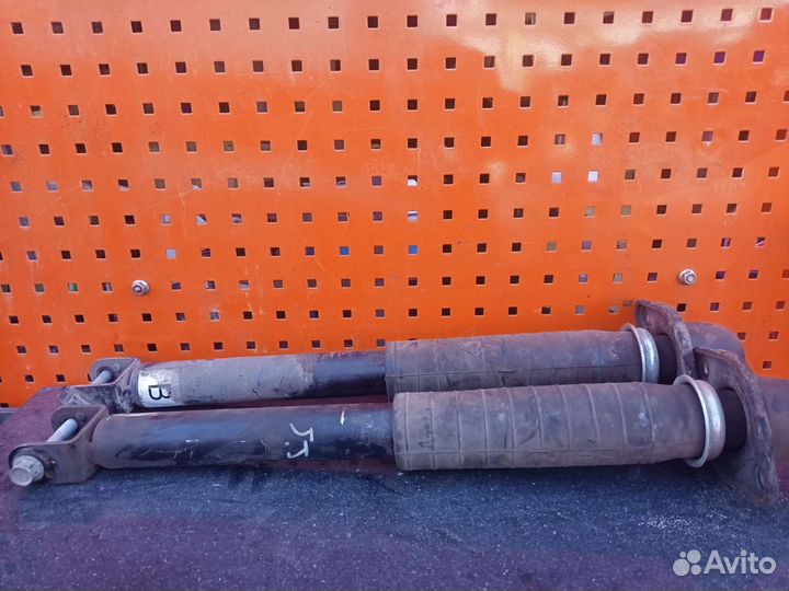 Амортизатор задний Nissan teana j 33