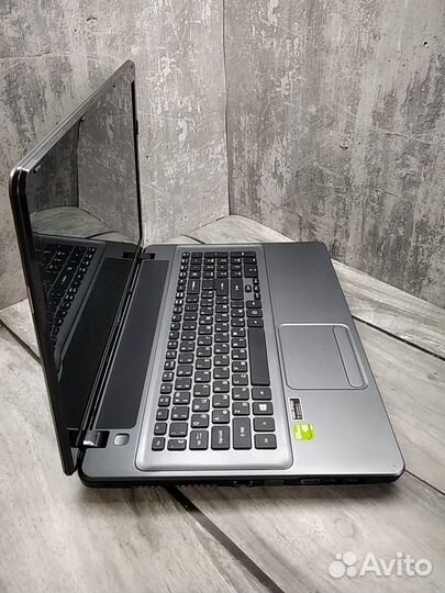 Ноутбук Acer c широким экраном 8GB + SSD + HDD