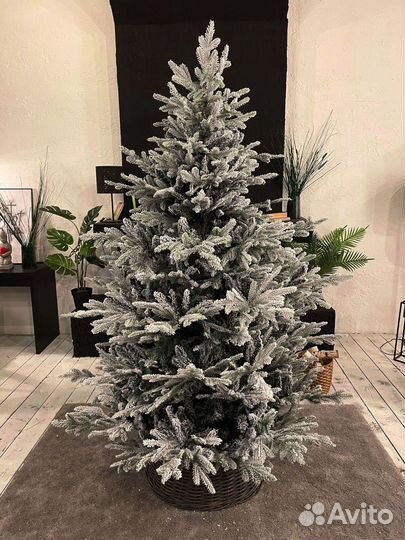 Елка искусственная