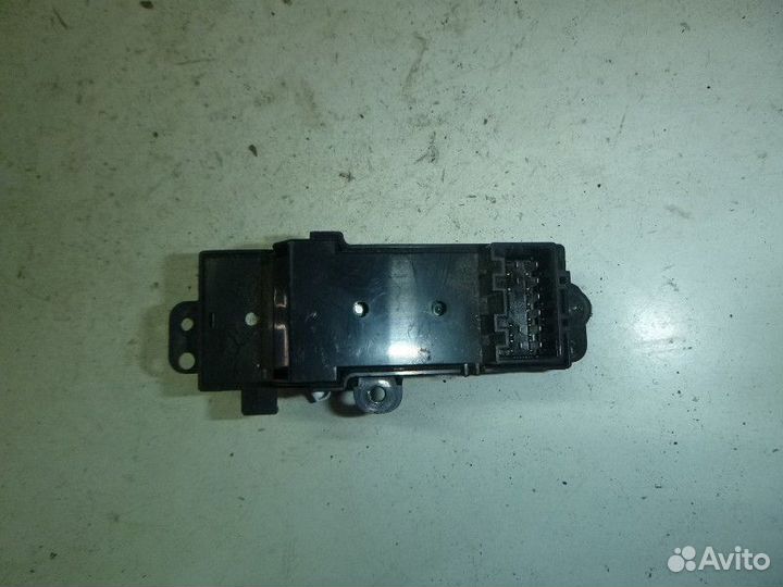 Кнопка обогрева сидений KIA sportage 2010