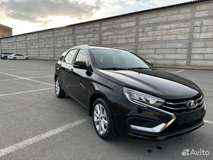 LADA Vesta 1.8 CVT, 2024, 3 555 км