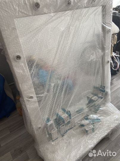 Гримерное зеркало с лампочками