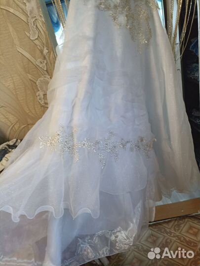 Свадебное платье 46 48 бу