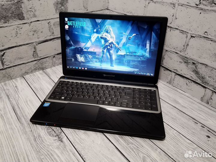 Быстрый ноутбук Packard/HD 15.6/HDD 320