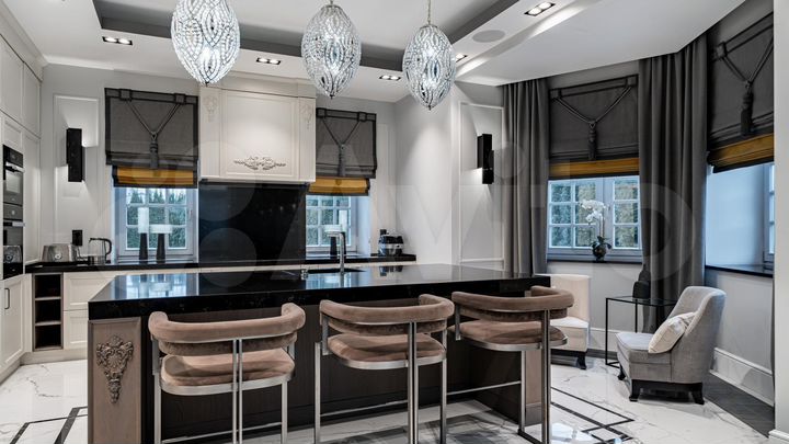 Дом 670 м² на участке 15 сот.