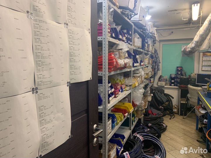 Магазин автозапчастей