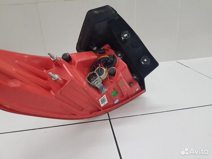 Фонарь задний наружный правый отличный