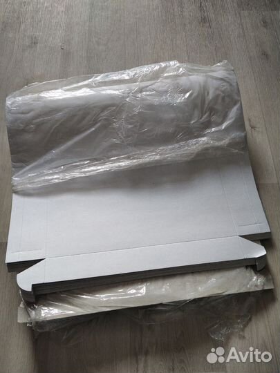 Коробки 32*32*4 см