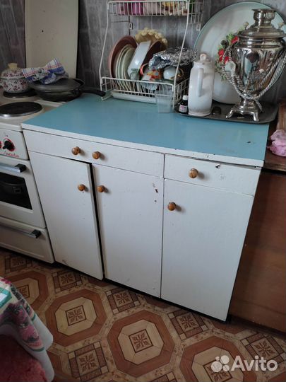 Кухонный стол