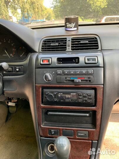 Nissan Maxima 2.0 МТ, 1994, 290 000 км