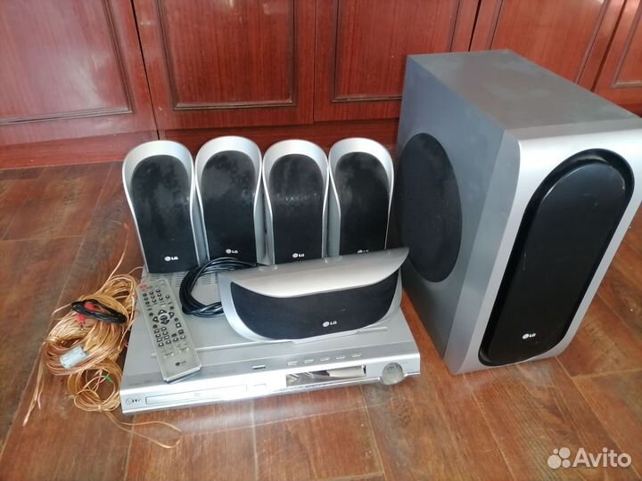 Dvd проигрыватель LG LH-TK550X