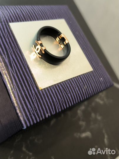 Кольцо каучук с золотыми вставками 585 р. 17,5-18