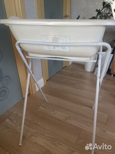 Ванночка для купания с подставкой