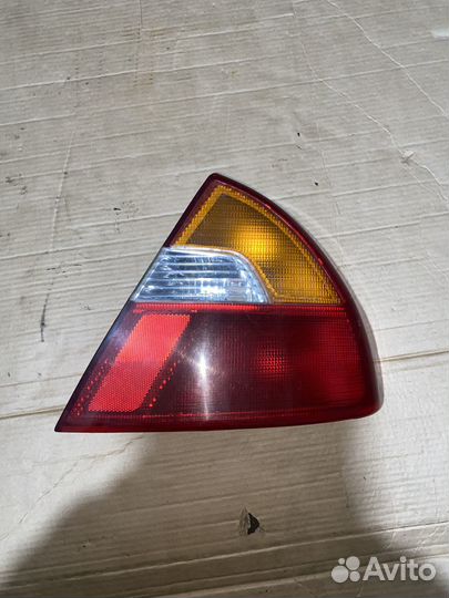Фонарь задний правый mitsubishi lancer 6