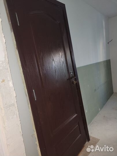 Дверь входная деревянная с коробкой