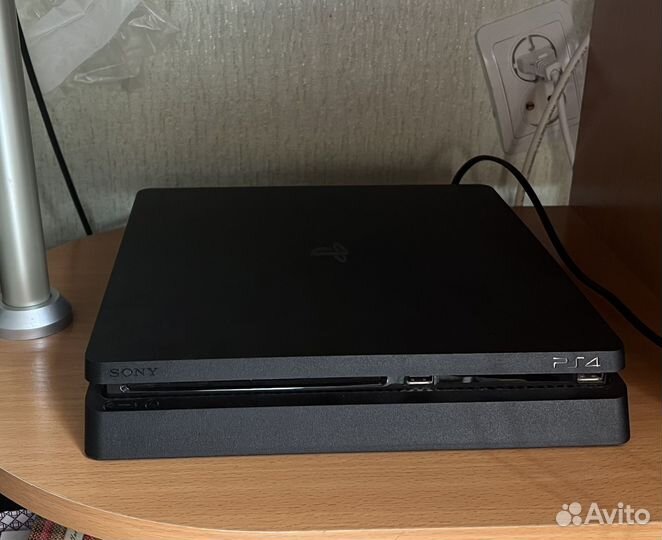 Sony PS4 slim 1tb + 5 игр