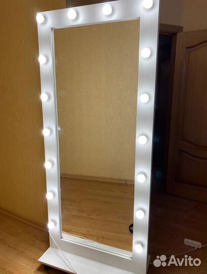 Гримерное зеркало