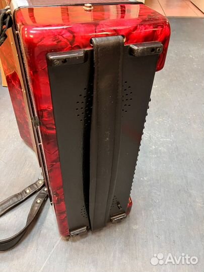 Аккордеон weltmeister consona 4/4