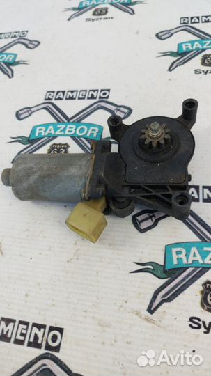 Мотор стеклоподъемника передний правый