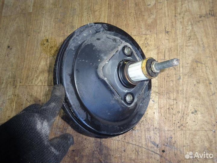 Усилитель тормозов вакуумный Volkswagen Passat B