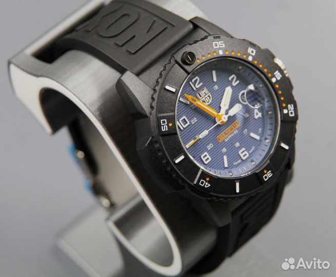 Luminox navy seal foundation