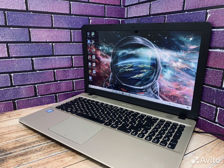 Ноутбук Asus 15.6 Intel 4Gb HDD 500Gb Золотистый