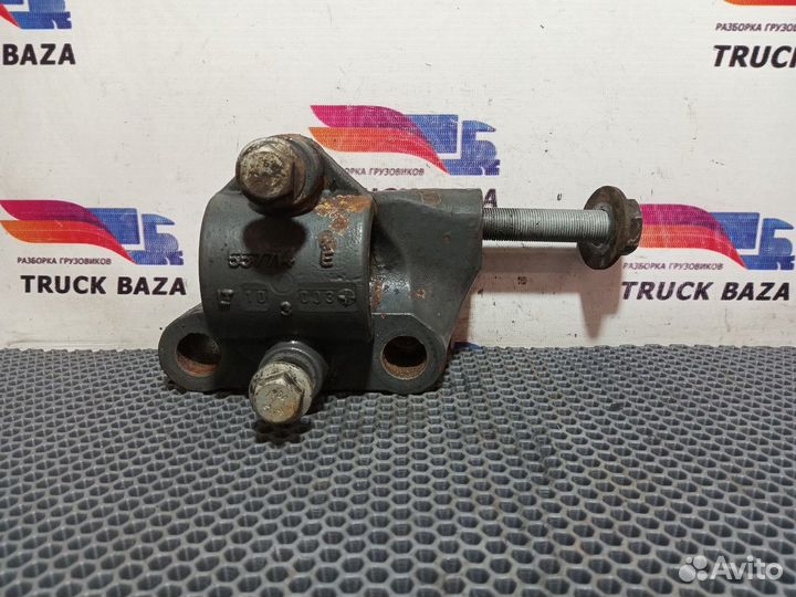 Кронштейн переднего стабилизатора левый