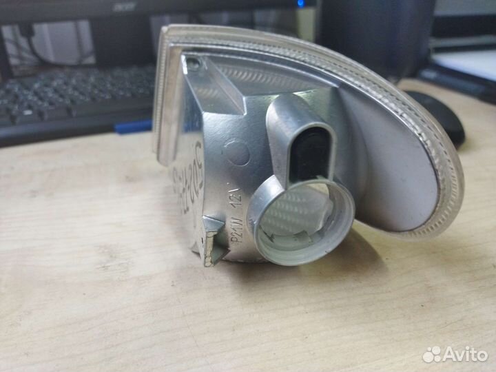 Указатель поворота ваз-2115 правый белый