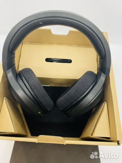Беспроводные наушники Razer Barracuda X
