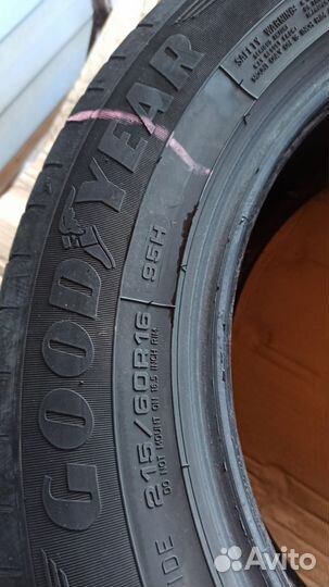 Goodyear EfficientGrip Performance 215/60 R16