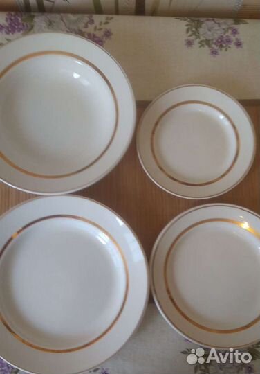 Предметы сервиза фаянсового завода зик (СССР)