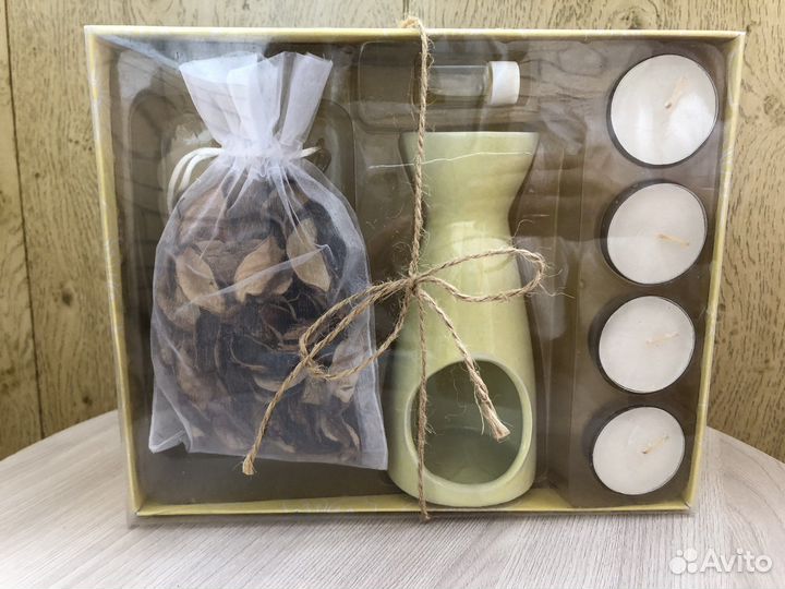Набор свечей с подсвечником