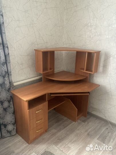 Кровать с матрасом/компьютерный стол