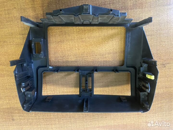 Рамка магнитолы Toyota Land Cruiser Prado 150