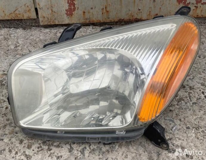 Левая передняя фара на тойота rav 4