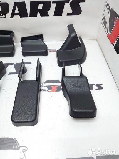 Накладка кронштейна сидений Mazda 3 BK рестайлинг